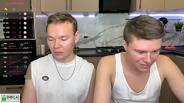 holy_eggs_02's cam snapshot