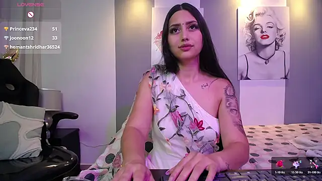 _tahira__'s cam snapshot