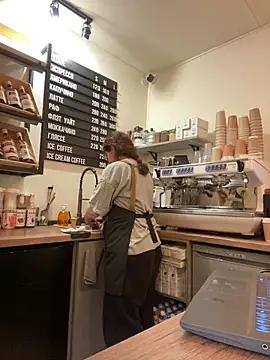 cinnabon_'s cam snapshot