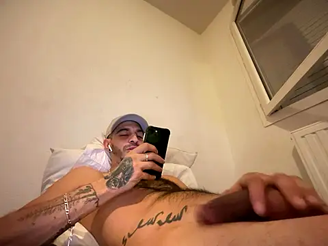 Rebeu313's cam snapshot