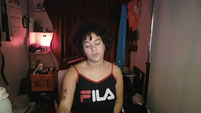 PrettyLittleProblem's cam snapshot