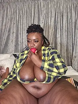 ThickianaRider live sex cam