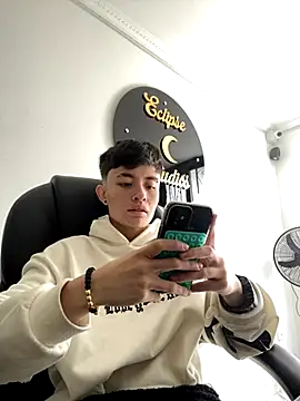 nico_18x live sex cam