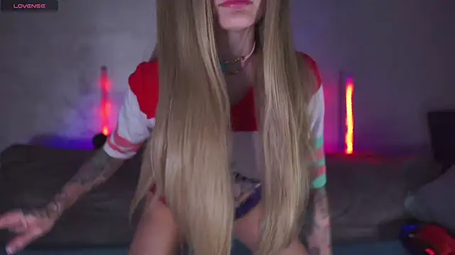 Lady3Holes live sex cam