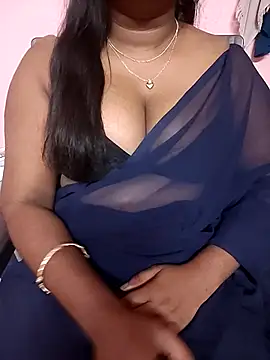 Keerthee_ live sex cam