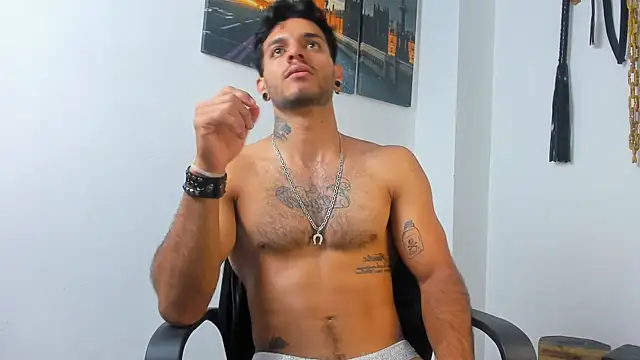 JuanBlade live sex cam