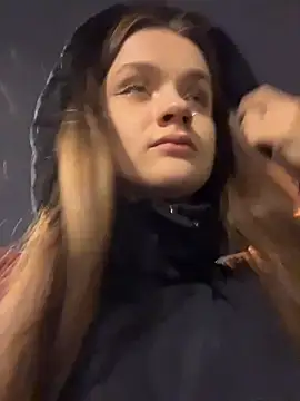 KittyQueeny live sex cam