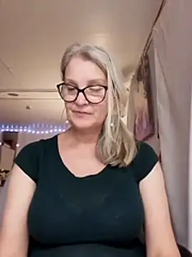 irinamaux live sex cam