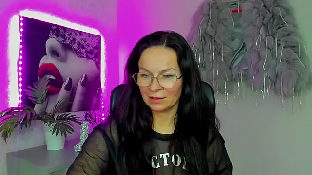 HelenLuxx live sex cam