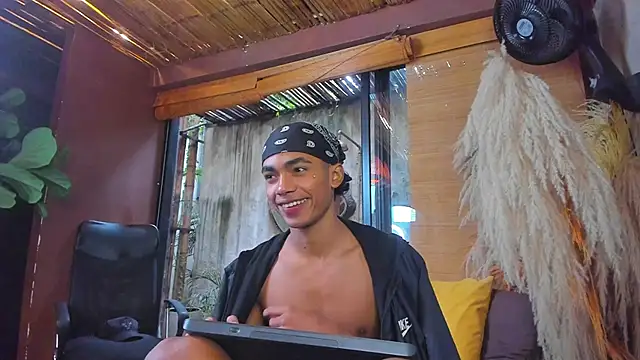 AlanCutee live sex cam