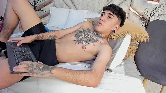 SantiOlsen live sex cam