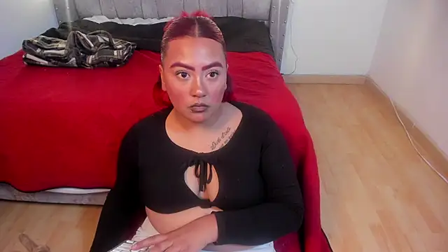 Yara_flamer0's cam snapshot