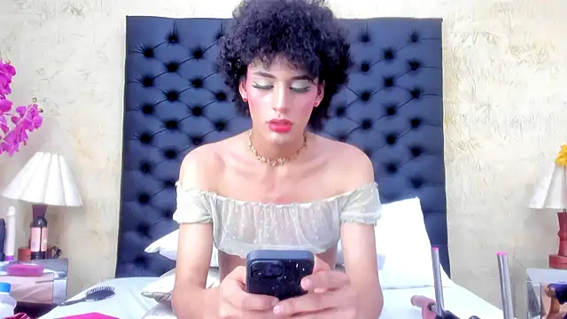 NahomiWhitel live sex cam