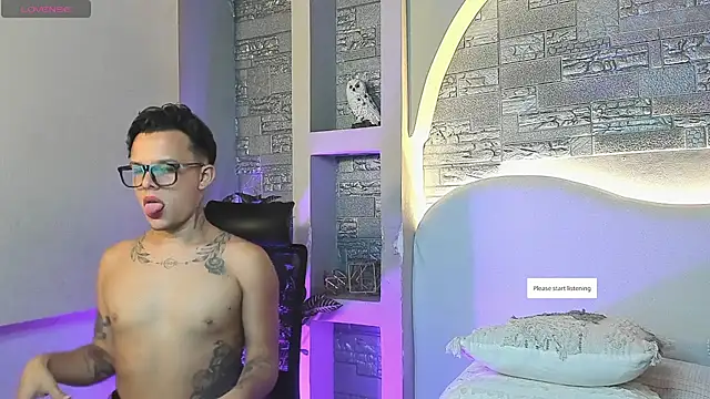 Valentino_moretti's cam snapshot