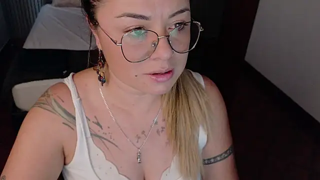 MacarenaSilva's cam snapshot