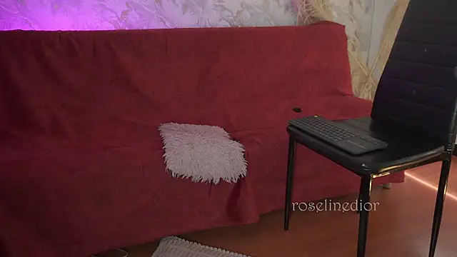 roselinedior live sex cam