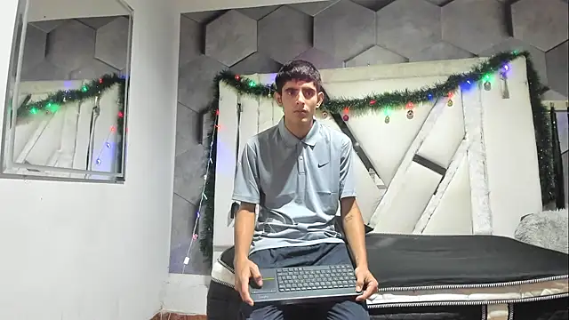 NicollAndJulian live sex cam