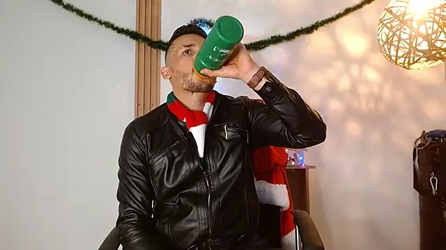 Reiko_85_ live sex cam