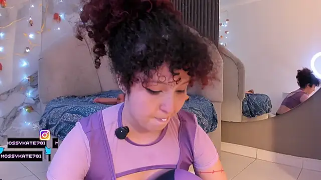 Katemoss70 live sex cam