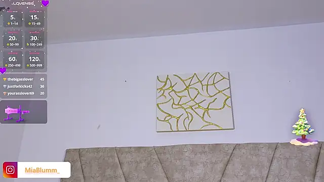 MiaBlumm_'s cam snapshot