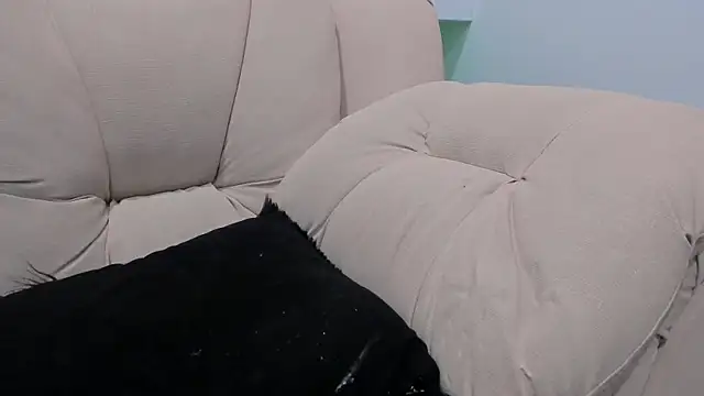 Radiant_Naomi live sex cam