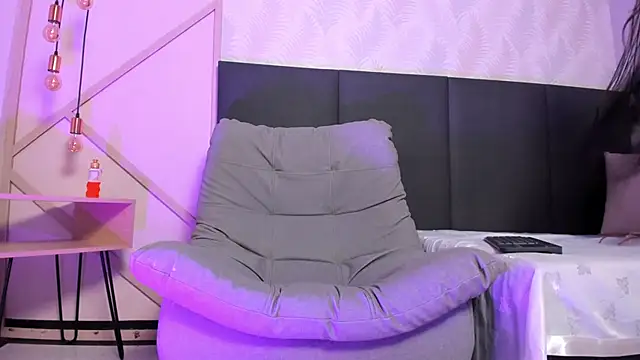 SarahSaenz_'s cam snapshot