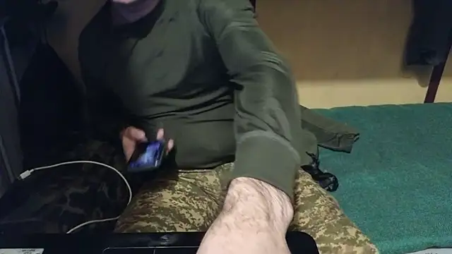 vladyslav18_'s cam snapshot