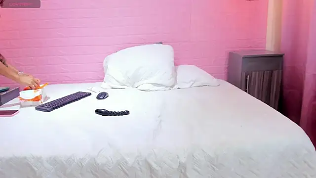 AlexandraMiller's cam snapshot