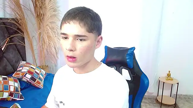 Mattass18 live sex cam