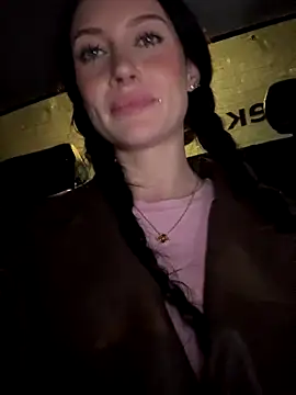 kira_mia live sex cam