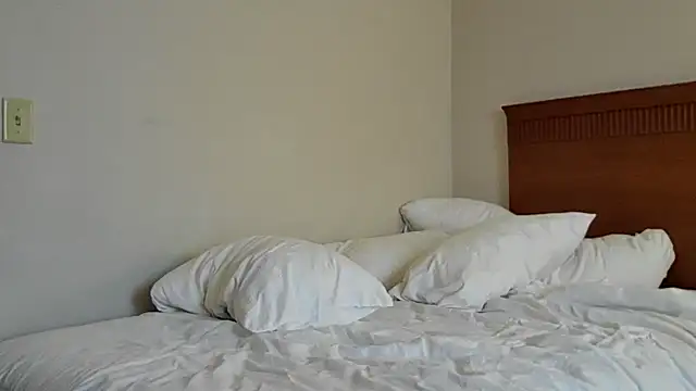 CloudyHungSoCal live sex cam