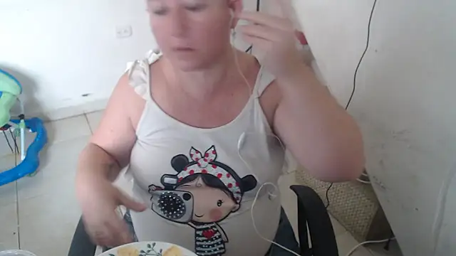 Yohis_Kiut25 live sex cam