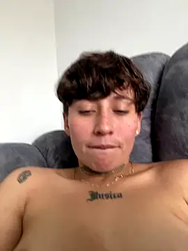 Miia_Hoot live sex cam