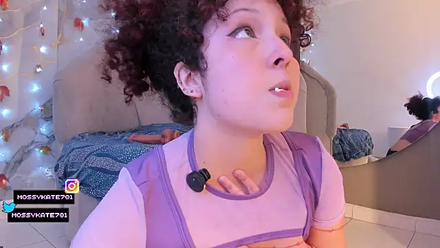 Katemoss70 live sex cam