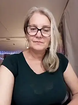 irinamaux live sex cam