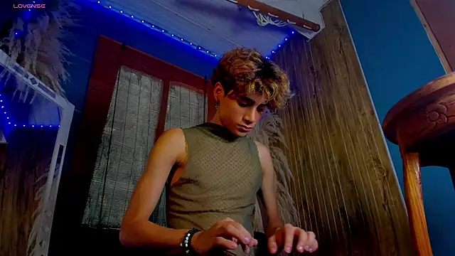 Leo_Glow live sex cam