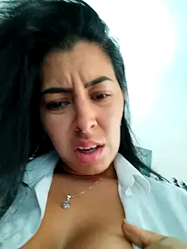 Luianna live sex cam