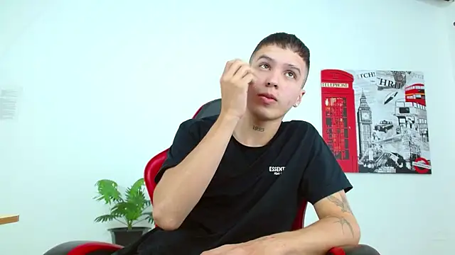 Cumandres18 live sex cam