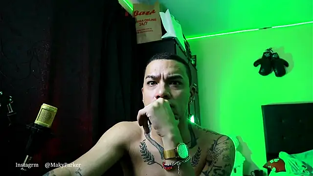 AlphaMasterXxx live sex cam