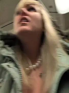 Sexybiene969 live sex cam