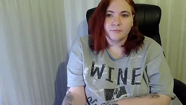 LisaLeon's cam snapshot