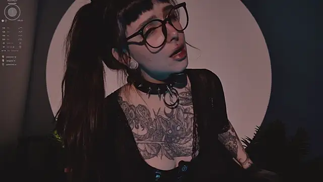 MichaellaMoon live sex cam