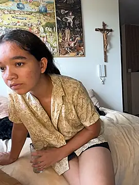 Poli_amor2025 live sex cam