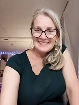 irinamaux live sex cam