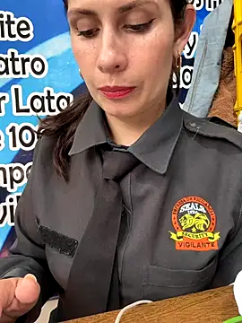 Alysson-- live sex cam