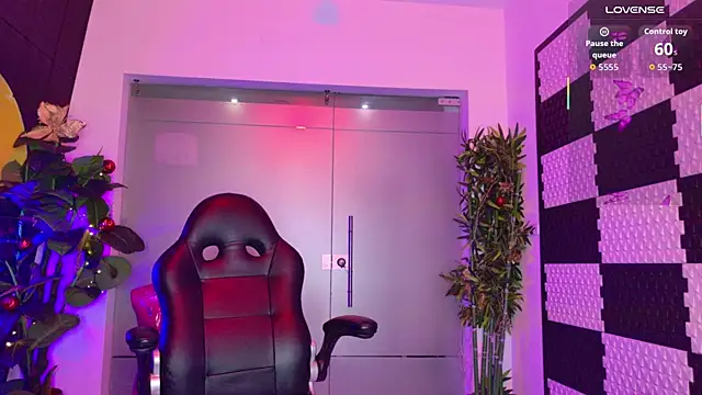 MalaikaBrown live sex cam