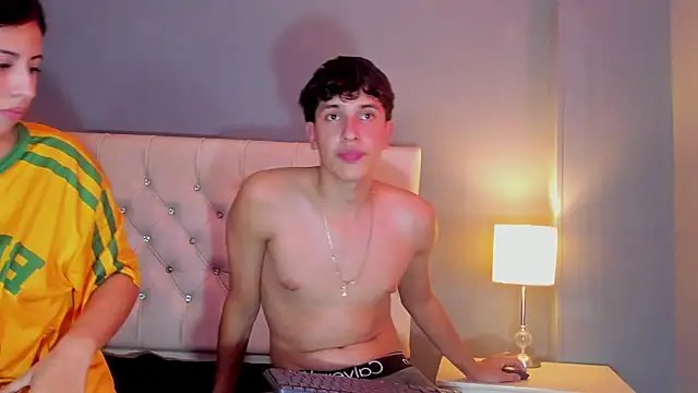 ChanellandMax live sex cam