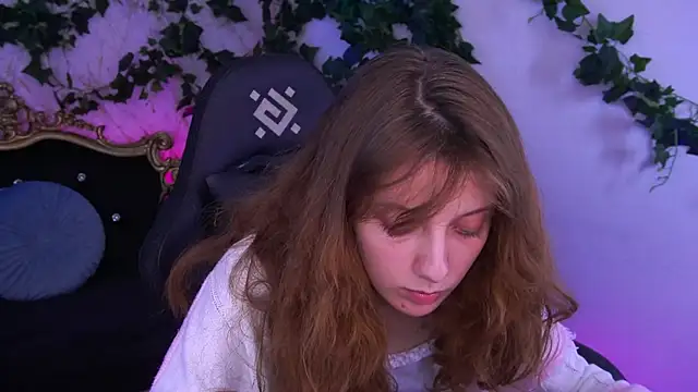 CuteeFoxy's cam snapshot