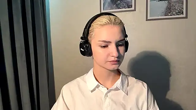 Cindi_Jacobs's cam snapshot