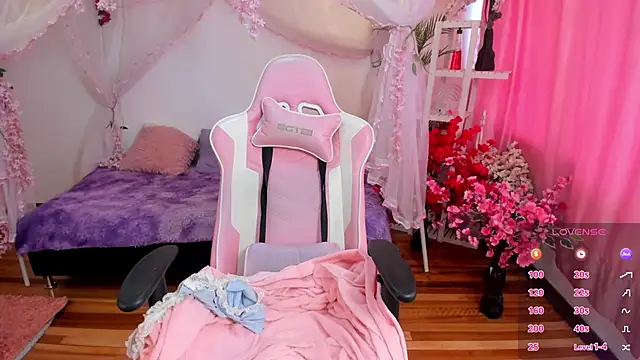 little_xioo_'s cam snapshot